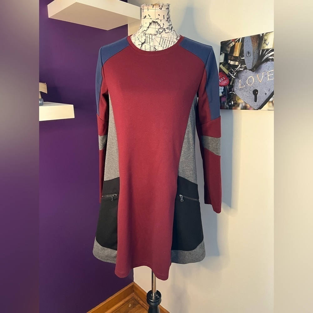 7 for $30 BCBGMaxAzria Long Sleeve Dress